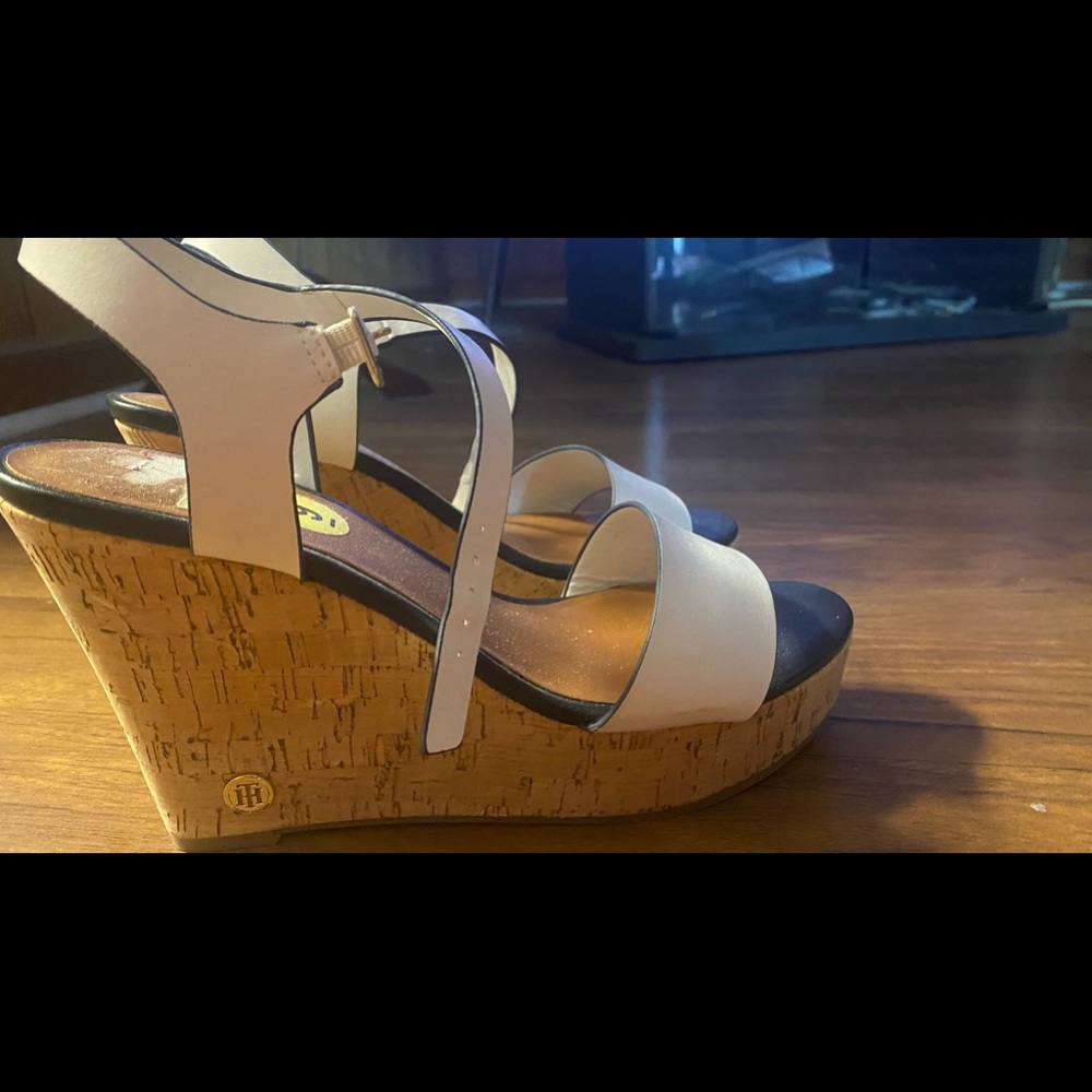 Tommy Hilfiger wedge shoes never wore size 9 M